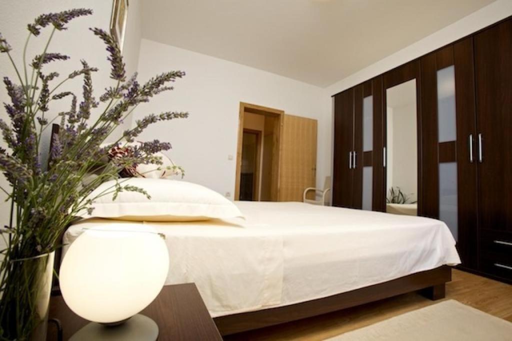 Apartments Grlica Sutivan Habitación foto